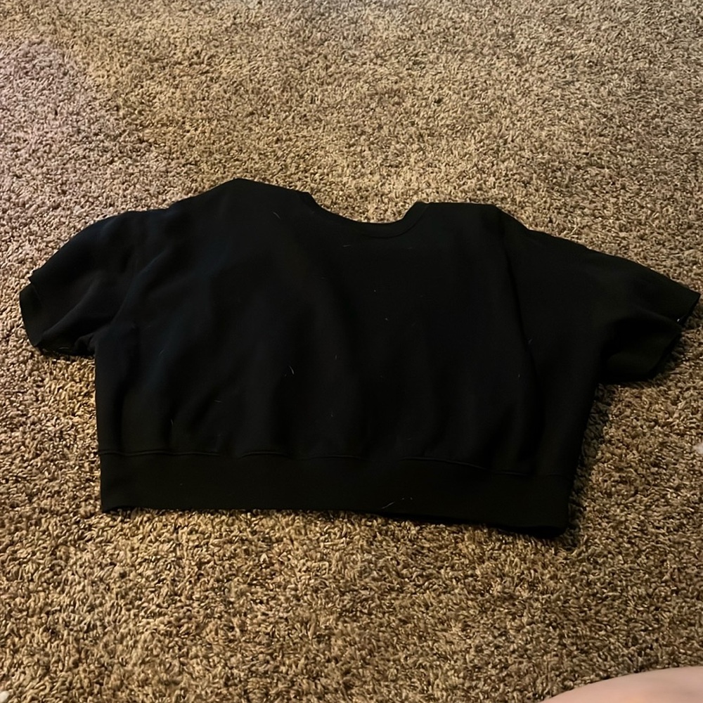 Short sleeve cropped sweater top